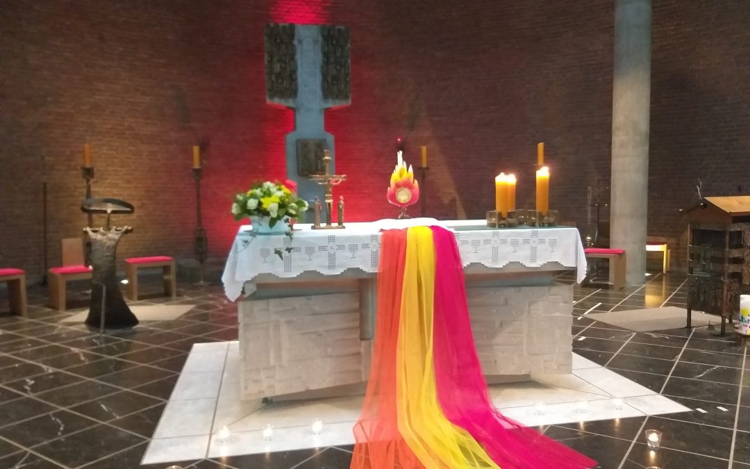 24-Stun­den-Gebet zum 61. Welt­ge­bets­tag um geist­li­che Beru­fun­gen in St. Marien Freudenberg